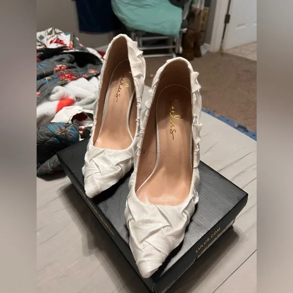 Heels - Picture 1 of 3